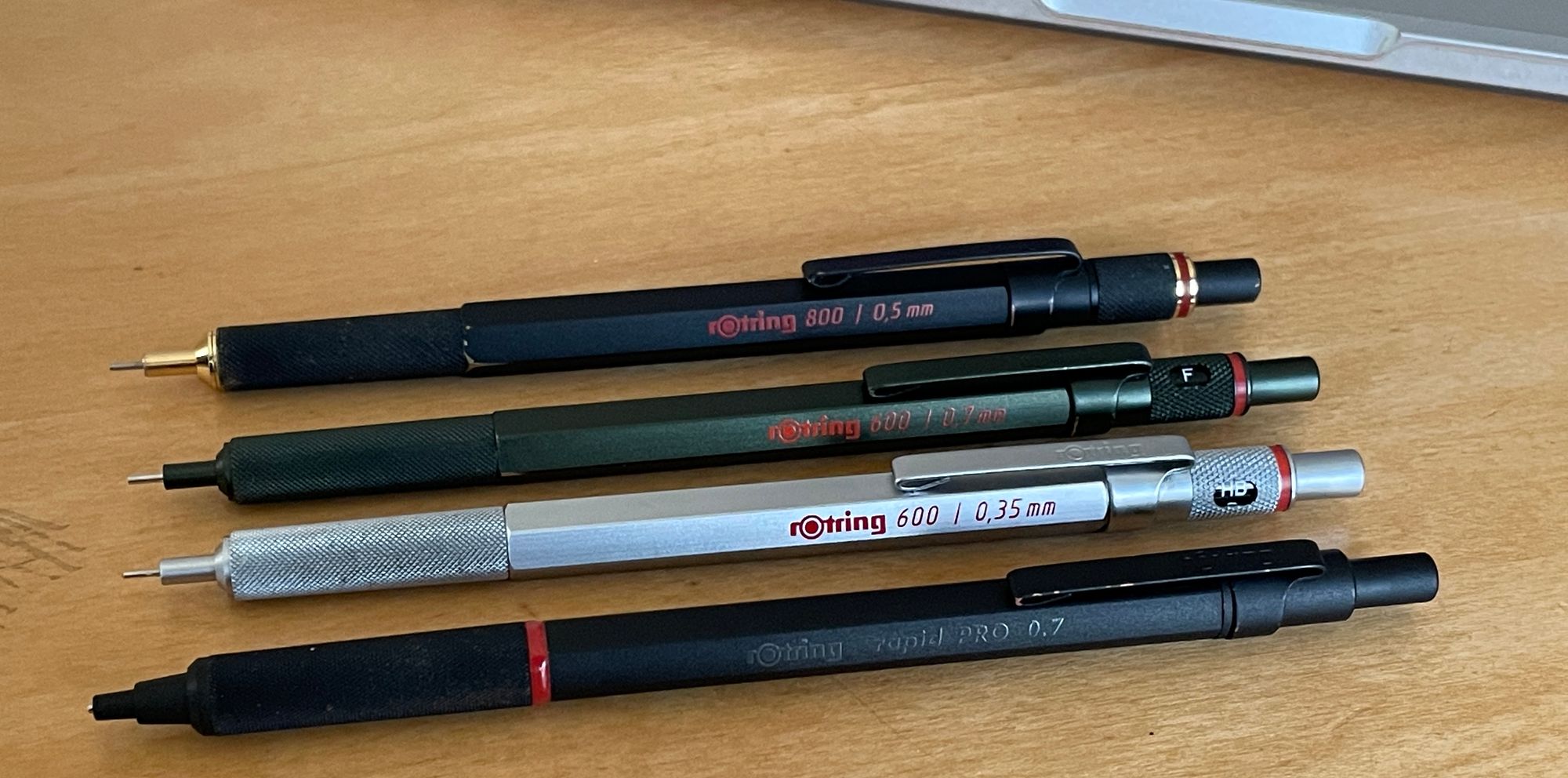 Comparison: Rotring 600 vs. Rotring Rapid Pro