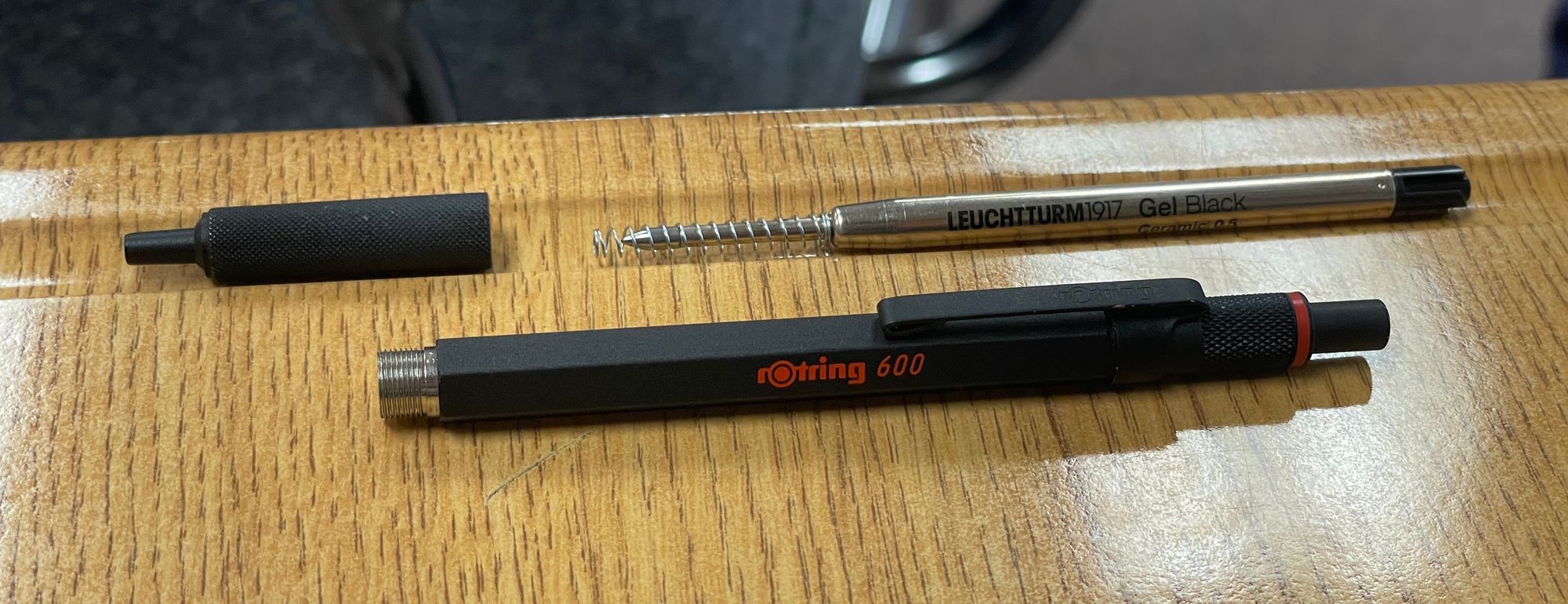 Rotring 600 vs. Rotring 800 Pen Comparison